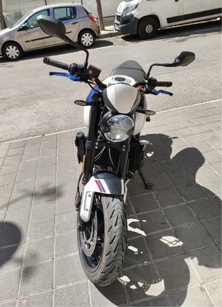 Triumph Trident 660 Triple Tribute Edition