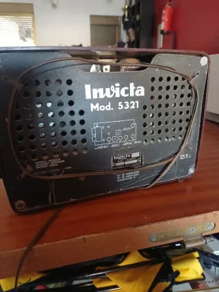 Radio Invicta Vintage Marrón y Dorado
