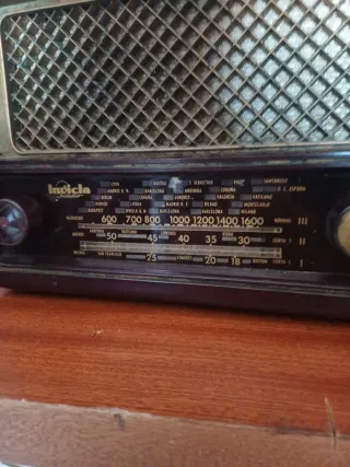 Radio Invicta Vintage Marrón y Dorado