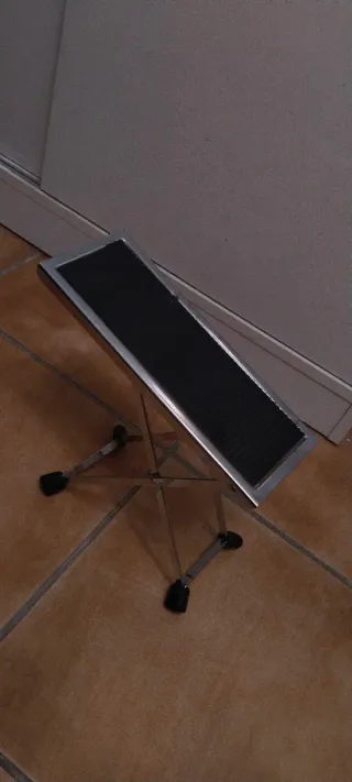 Reposapiés Guitarra Metálico Plegable