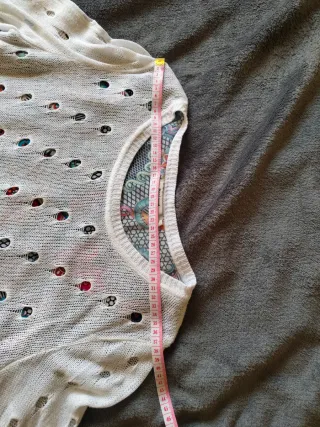 Camiseta Desigual blanca con estampado. Talla M