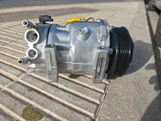 Compresor de aire acondicionado para coche 447K003