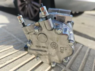 Compresor de aire acondicionado para coche 447K003