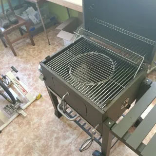 Churrasquera Kesser con termómetro