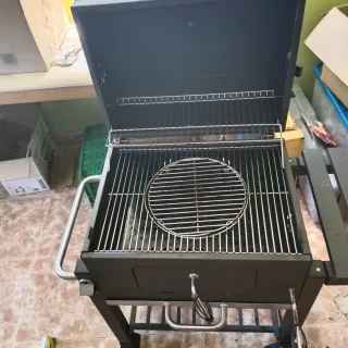 Churrasquera Kesser con termómetro