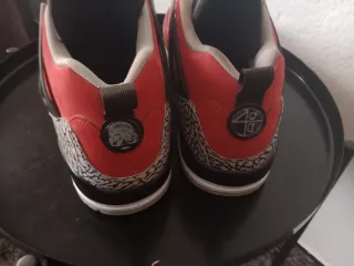 Jordan Zapatillas Rojas y Grises