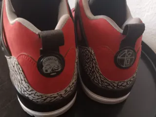 Jordan Zapatillas Rojas y Grises