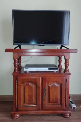 Mesa de madera para TV