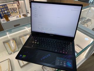 Portátil Gaming MSI Pulse 16 AI
