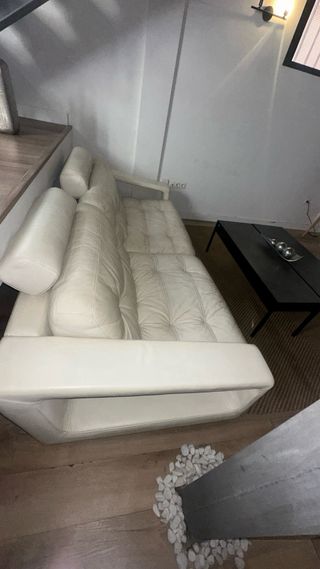 Sofá de Piel Beige/Blanco.  Piel de calidad .
