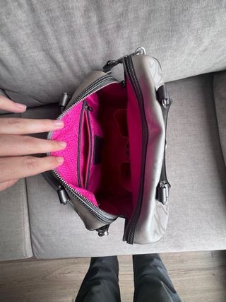 Bolso Tous plateado con estampado