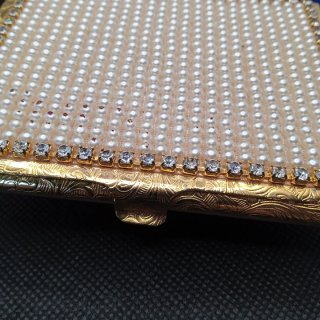 Porta biglietti/sigarette vintage perla e strass