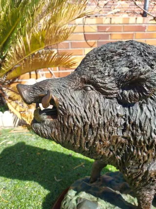 Gran Figura Bronce Jabali bronce firmafo Poblete