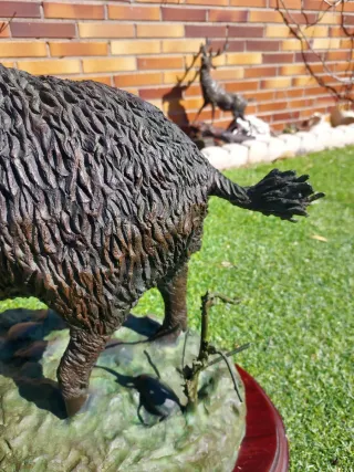 Gran Figura Bronce Jabali bronce firmafo Poblete