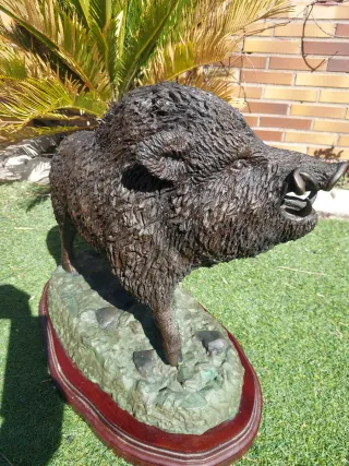 Gran Figura Bronce Jabali bronce firmafo Poblete