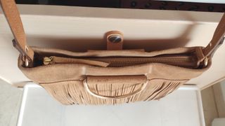Bolso Mango piel de ante camel con flecos