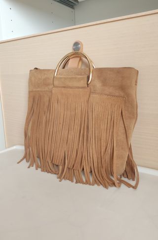 Bolso Mango piel de ante camel con flecos