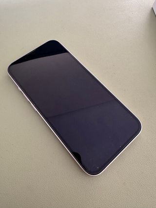 iPhone 13 Rosa 128 GB. Barería al 100%