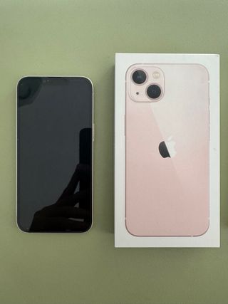 iPhone 13 Rosa 128 GB. Barería al 100%