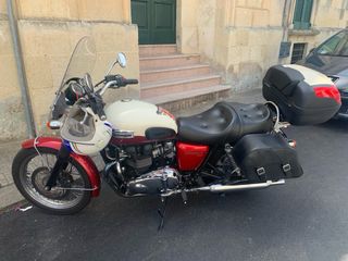 Triumph Bonneville T100