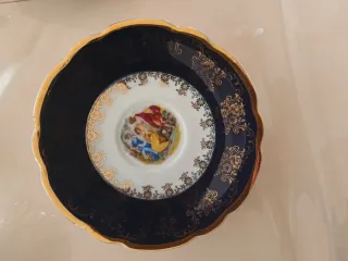 Juego de café en blanco, cobalto y oro decorado