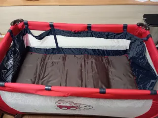 Cuna de viaje plegable