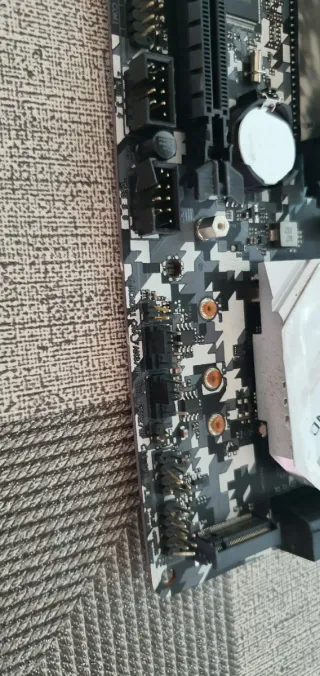 Placa Base ASRock B450M Steel Legend estropeada