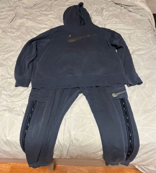 Conjunto Nike: Sudadera y Pantalón