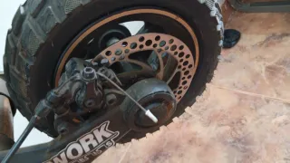 Patinete eléctrico todoterreno