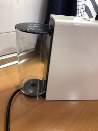 Cafetera Nespresso Krups Essenza Mini