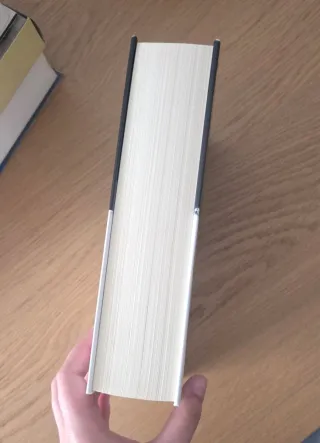 Historia de un canalla de Julia Navarro