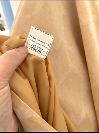 Conjunto Vainilla Falda Midi y Top Manga Corta