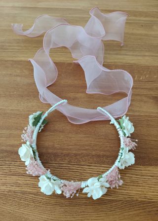 Corona de flores rosa empolvado o palo y blanco