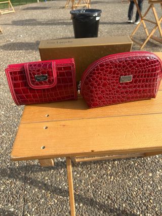 Cartera y neceser Guy Laroche morado