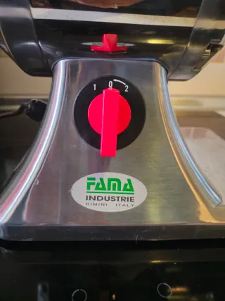 Picadora de carne Fama sin estrenar