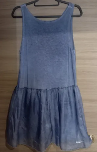 Vestido azul con vuelo