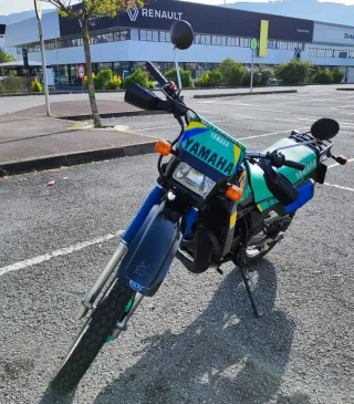 Yamaha DT 80 LC Moto Enduro Negra y Verde