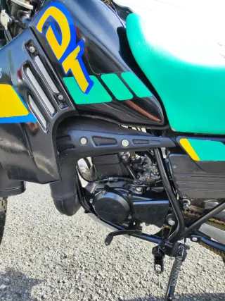 Yamaha DT 80 LC Moto Enduro Negra y Verde