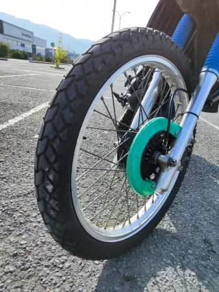 Yamaha DT 80 LC Moto Enduro Negra y Verde