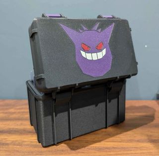 Caja Top Loader para 50 Cartas Pokémon / MTG