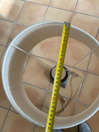 Lámpara de mesa vintage de madera y metal