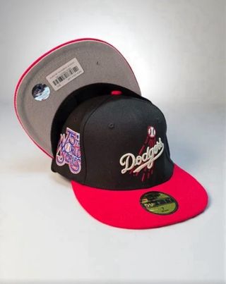 Gorras Negras con Diseño de Caballo