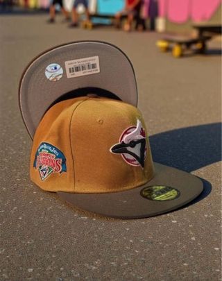 Gorras Negras con Diseño de Caballo