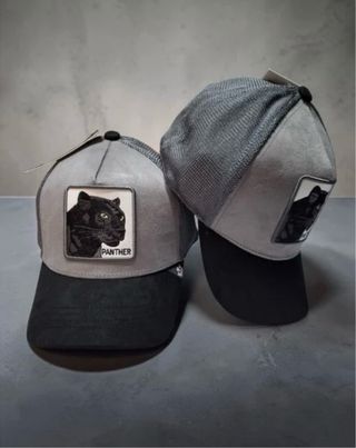 Gorras Negras con Diseño de Caballo