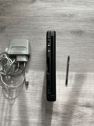 Nintendo 3DS XL Gris + Cargador y Lápiz