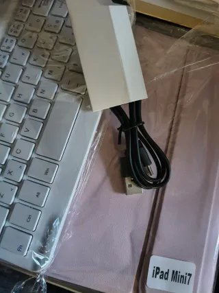 Tastiera con custodia iPad Mini 7 rosa