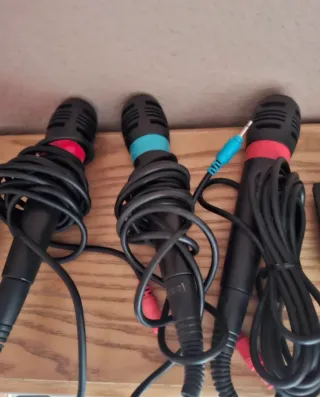 Lote 5 Juegos Singstar + 3 Micrófonos PS2