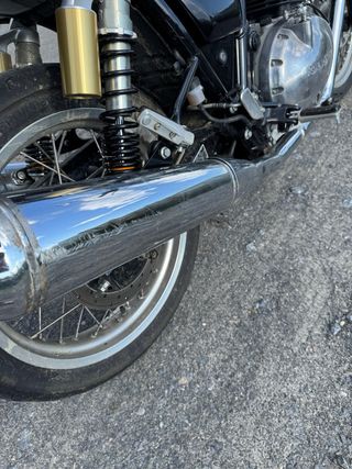 Royal Enfield Interceptor Negra