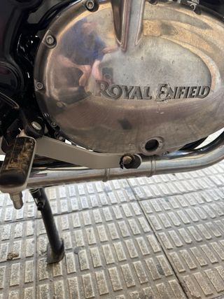 Royal Enfield Interceptor Negra