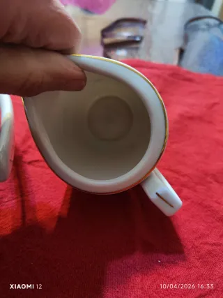 Teiera e lattiera in porcellana